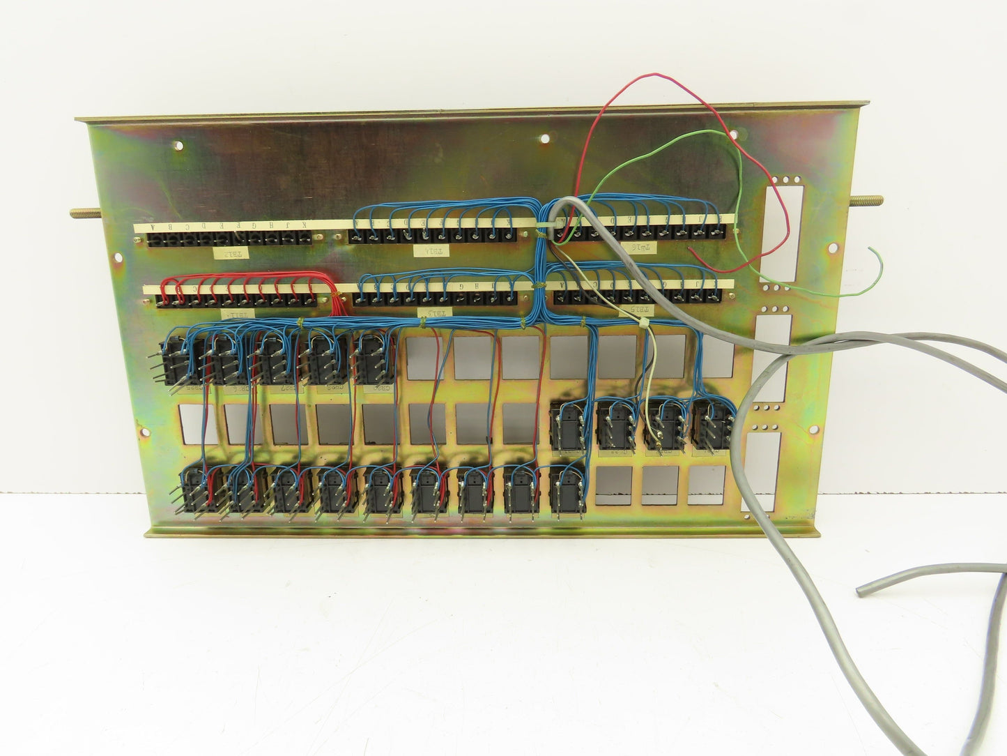 Yaskawa Relay Board CNC PLC Rack 18 MY2 Relays