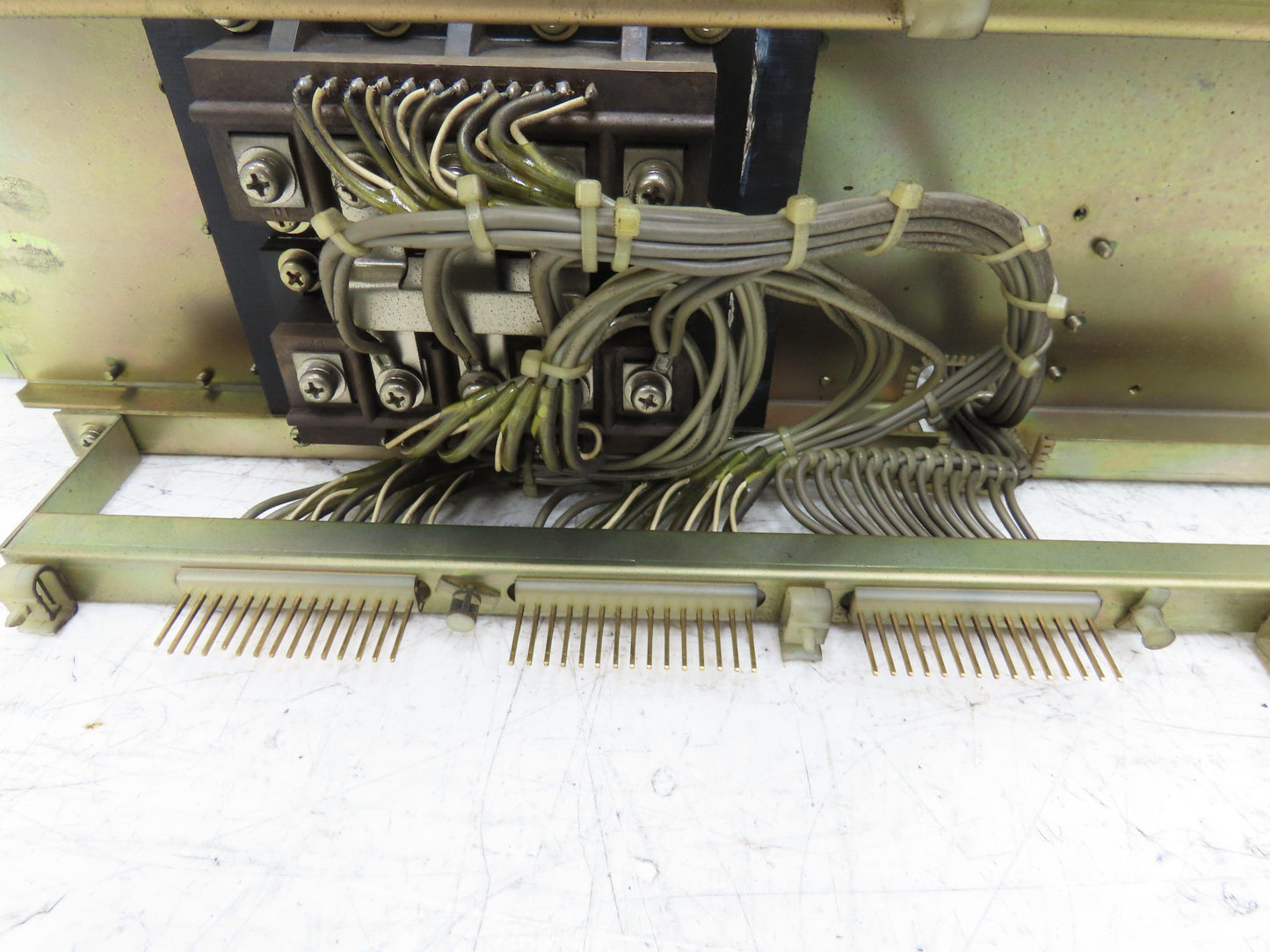 Fanuc A06B-6045-H001/H002 Velocity Control Unit CNC Drive