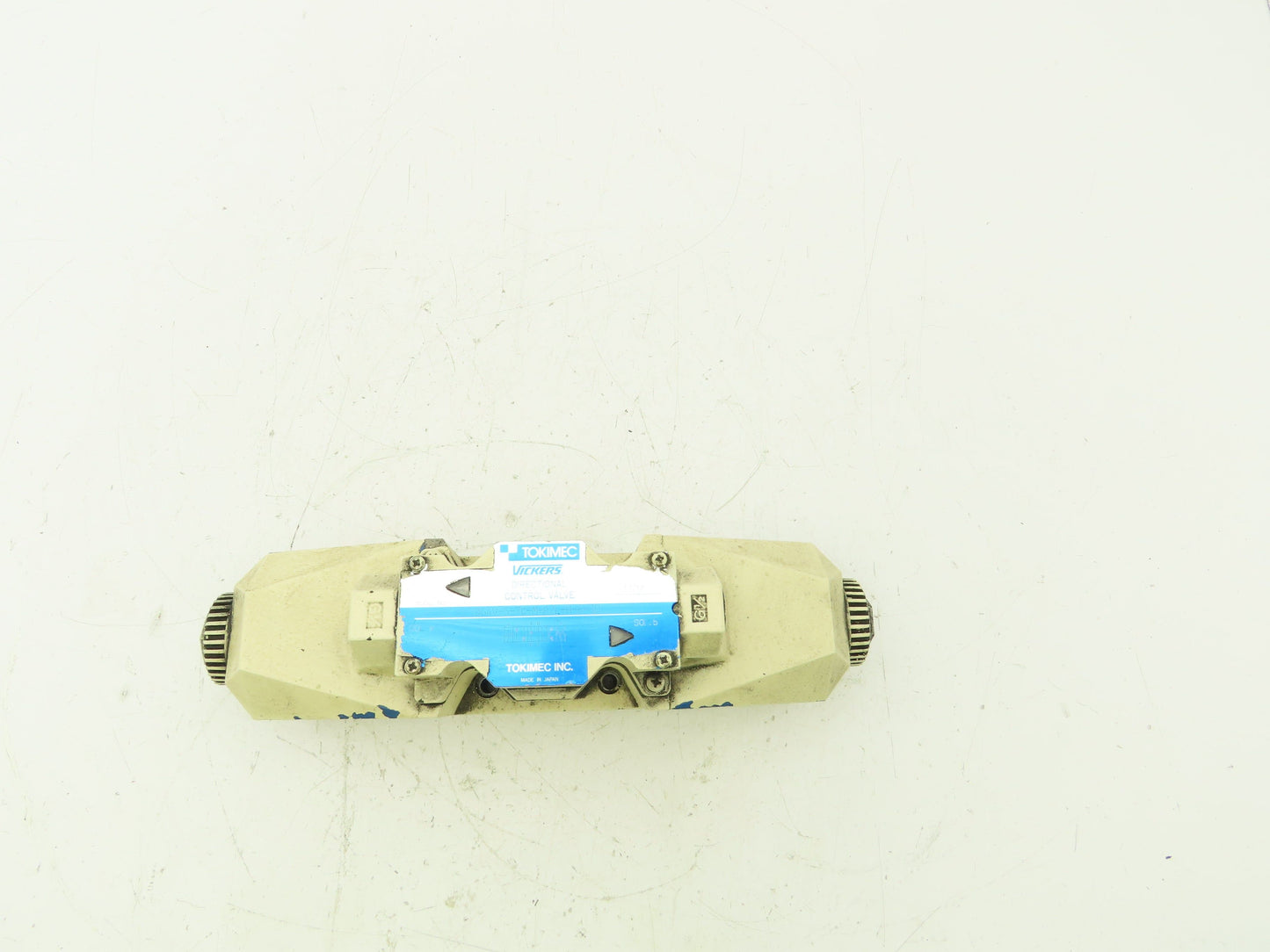 Tokimec Vickers DG4V-5-7C-M-P7L-H-6-30 Directional Control Solenoid Valve 24V