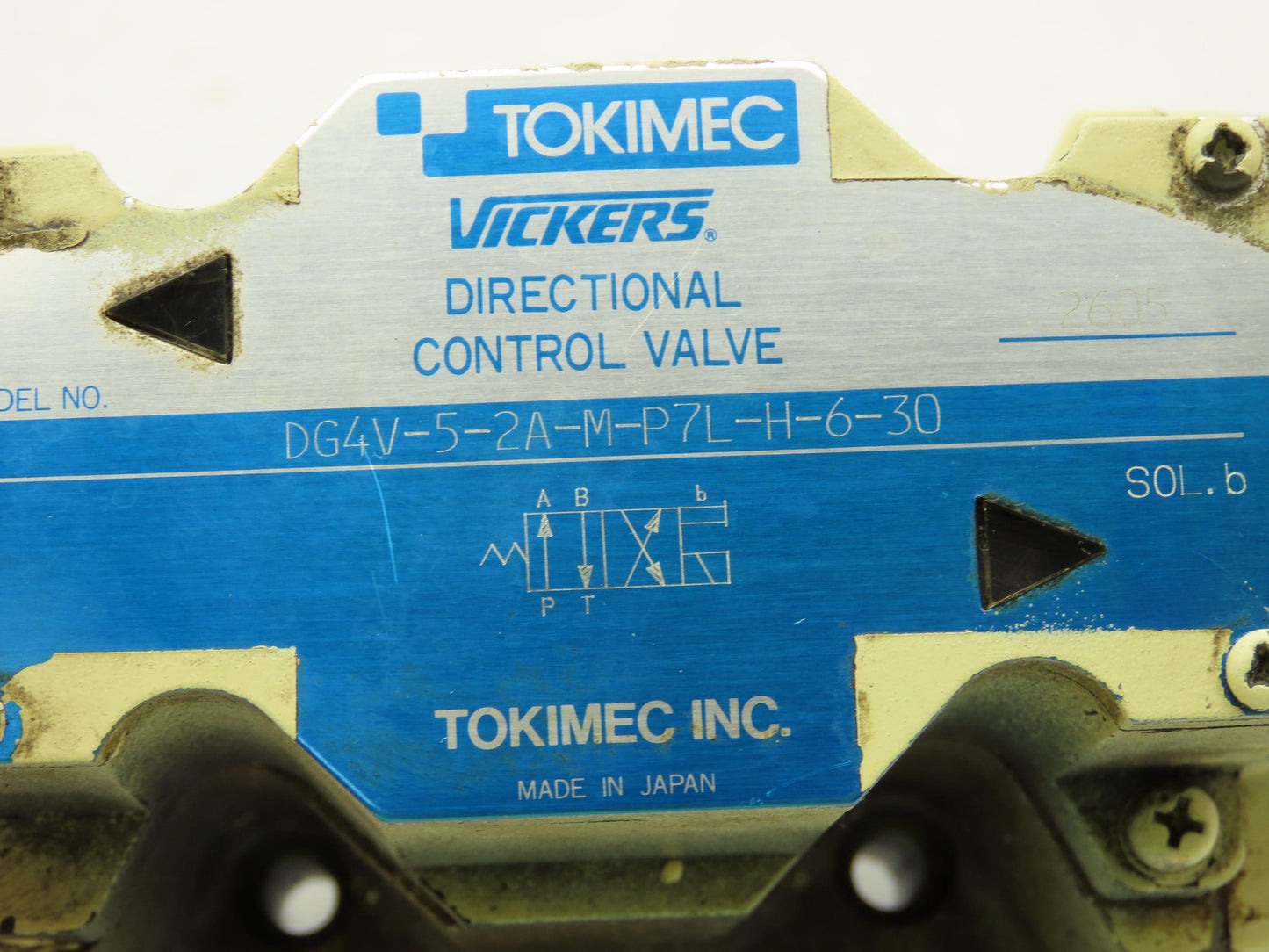 Tokimec Vickers DG4V-5-2A-M-P7L-H-6-30 Directional Control Solenoid Valve 24VDC