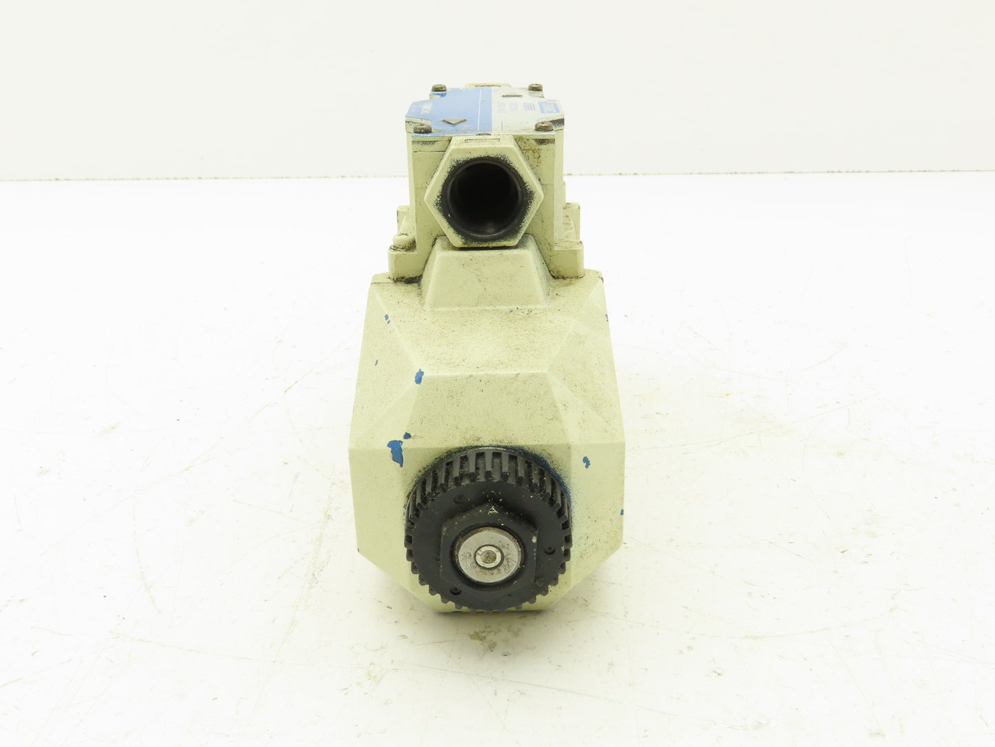 Tokimec Vickers DG4V-5-22A-M-P7L-H-6-30 Directional Control Solenoid Valve 24VDC