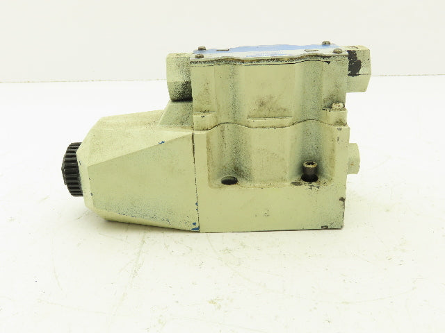 Tokimec Vickers DG4V-5-22A-M-P7L-H-6-30 Directional Control Solenoid Valve 24VDC