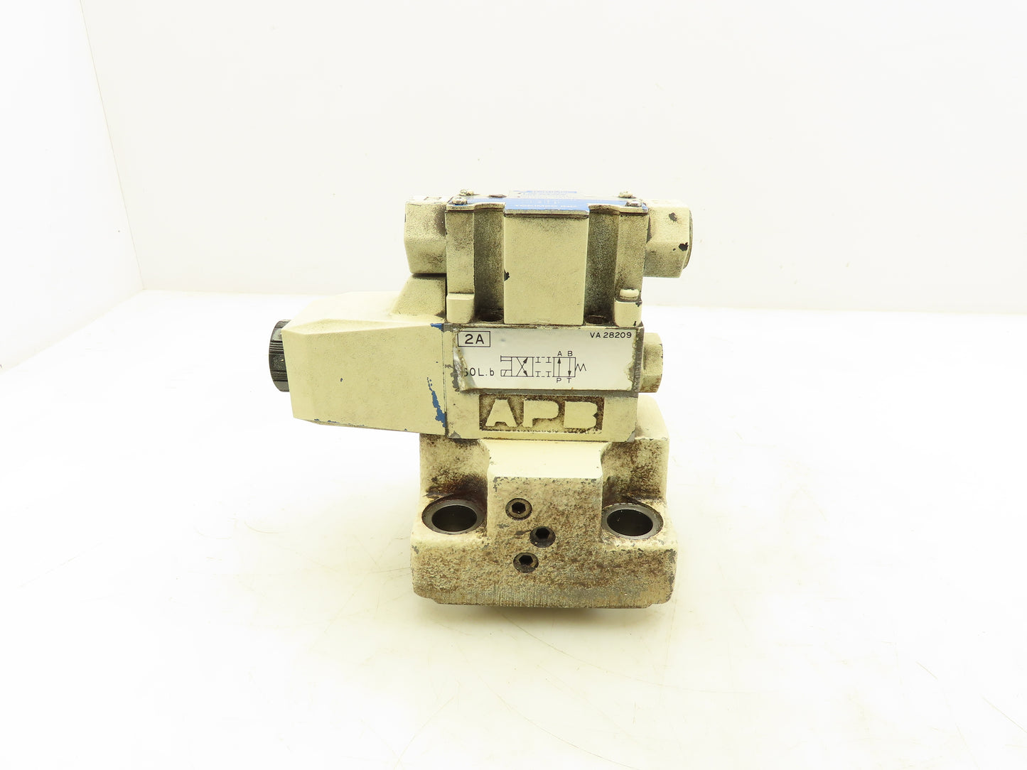 Tokimec Vickers CVC-32-W13-T39-10 Solenoid Control Cartridge Valve Cover 24VDC