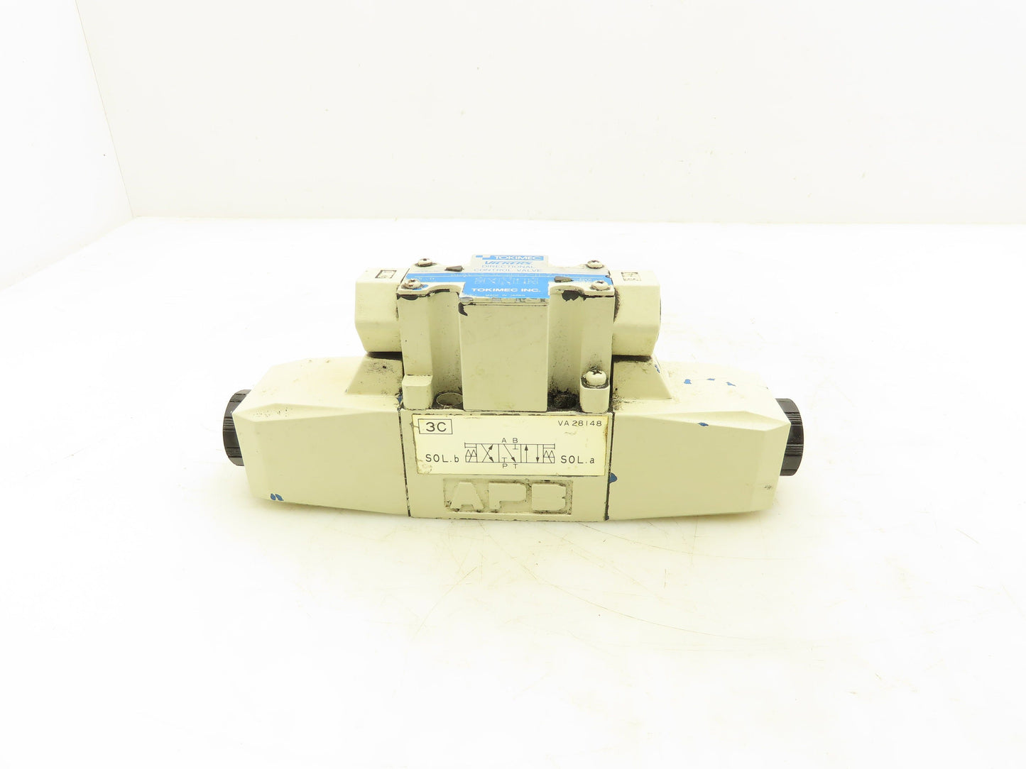 Tokimec Vickers DG4V-3-3C-M-P7-H-7-50 Directional Control Solenoid Valve 24VDC
