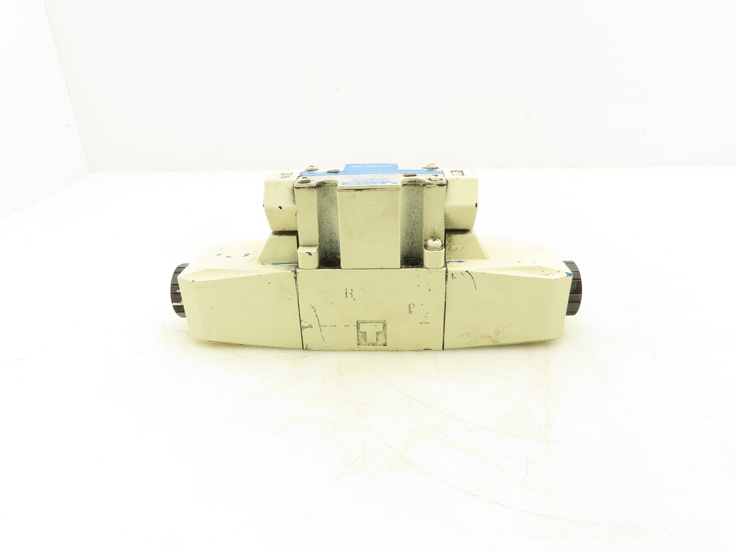 Tokimec Vickers DG4V-3-3C-M-P7-H-7-50 Directional Control Solenoid Valve 24VDC