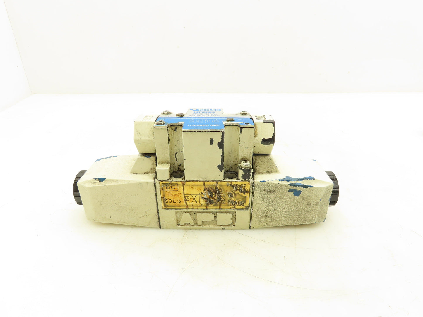 Vickers DG4V-3-6C-M-P7-H-7-50 Directional Control Solenoid Valve 24VDC Lot of 2