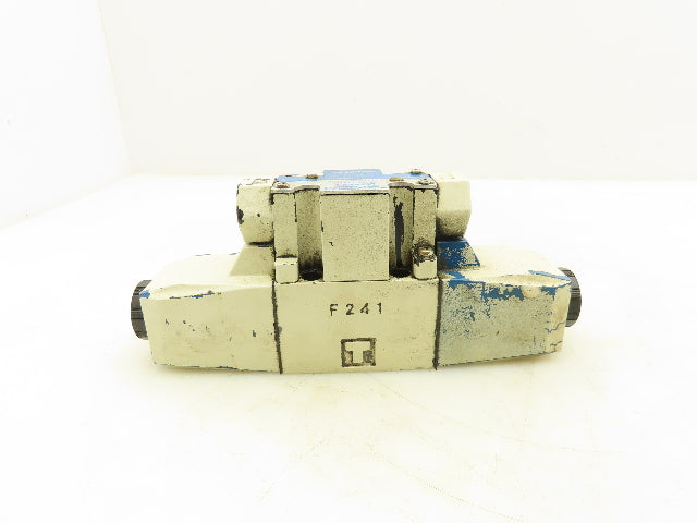 Vickers DG4V-3-6C-M-P7-H-7-50 Directional Control Solenoid Valve 24VDC Lot of 2