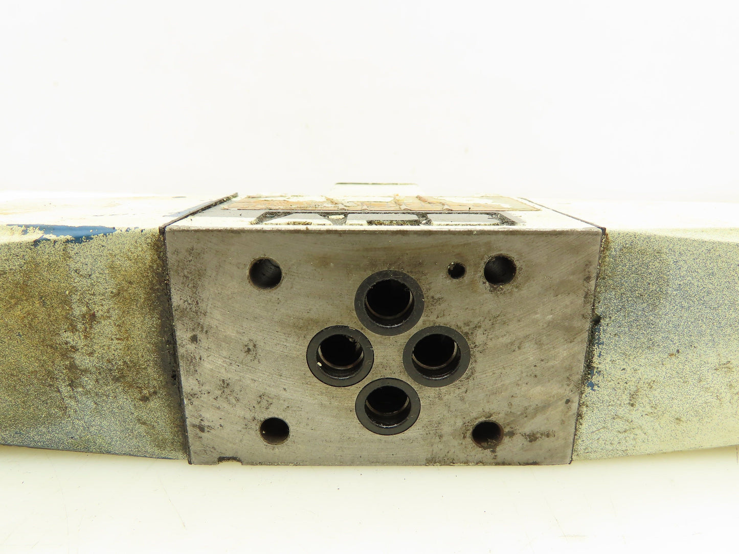 Vickers DG4V-3-6C-M-P7-H-7-50 Directional Control Solenoid Valve 24VDC Lot of 2