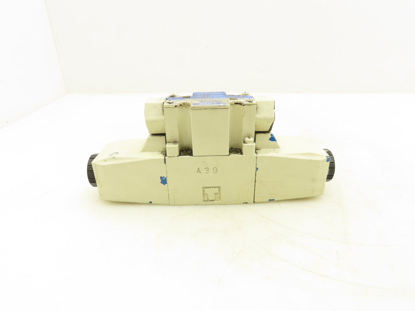 Tokimec Vickers DG4V-3-7C-M-P7-H-7-50 Directional Control Solenoid Valve 24VDC
