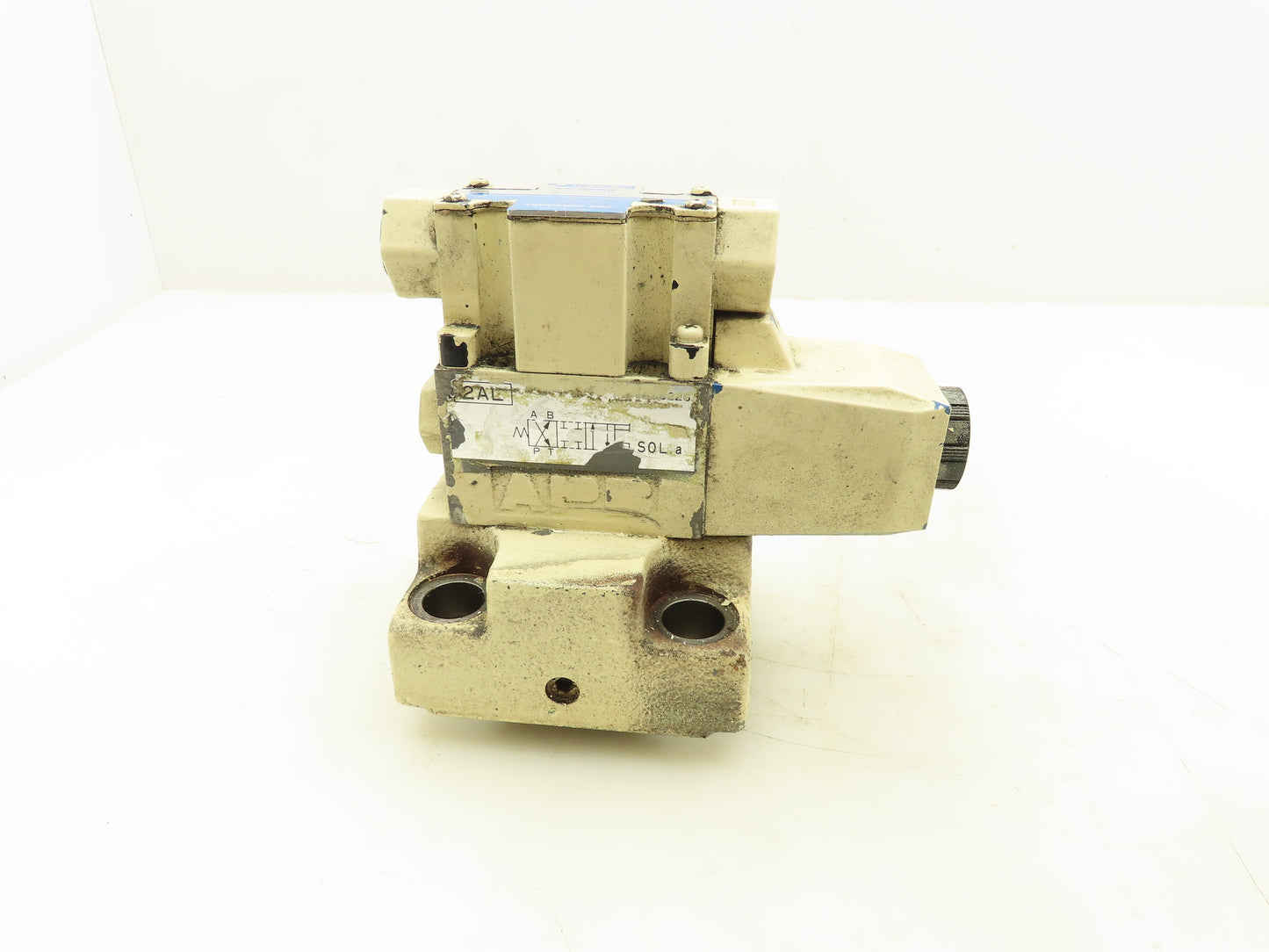 Vickers CVC-32-D3-T39-10-JA Solenoid Control Cartridge Valve Cover 24VDC