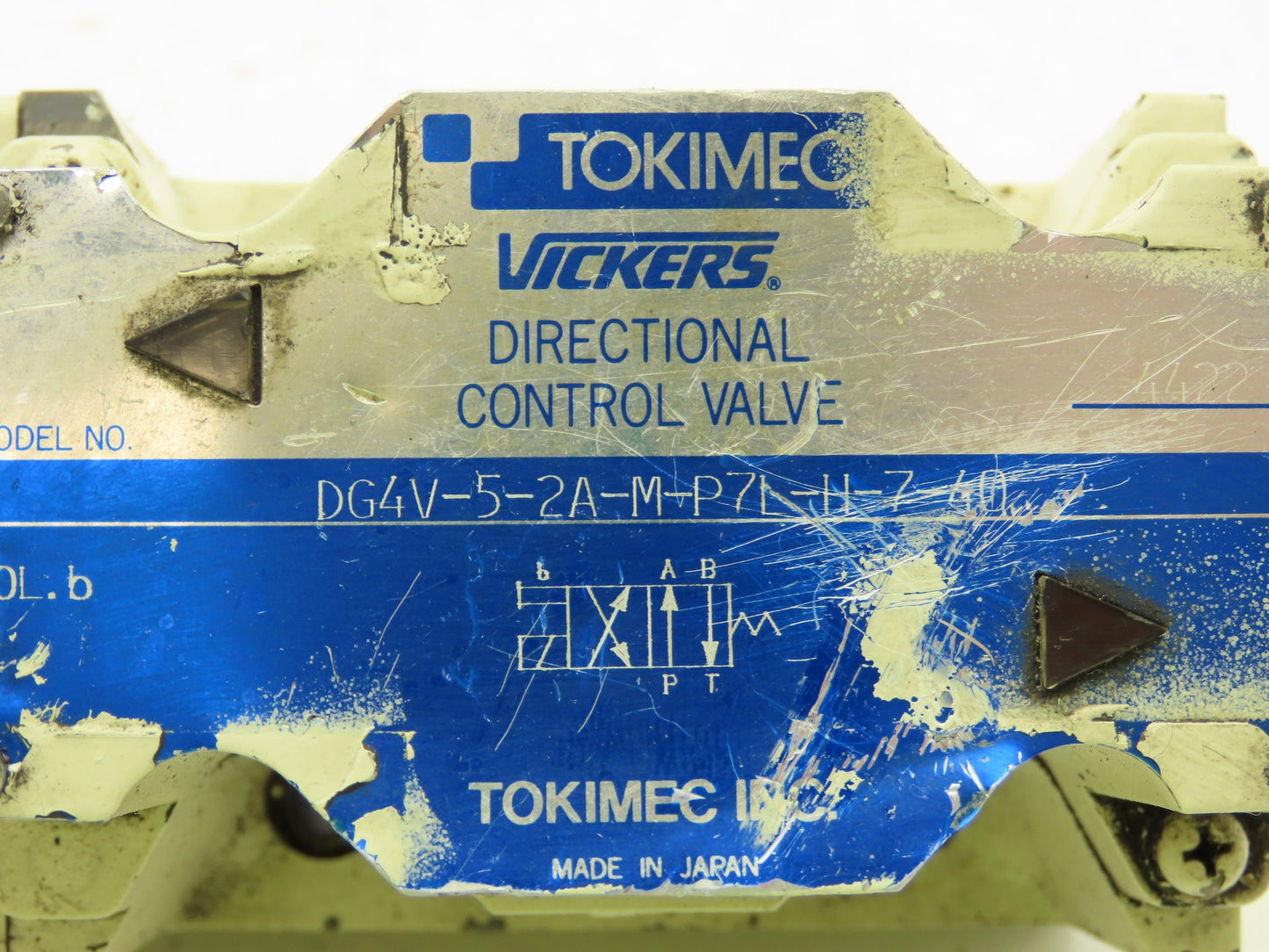 Tokimec Vickers DG4V-5-2A-M-P7L-H-7-40 Directional Control Solenoid Valve 24VDC