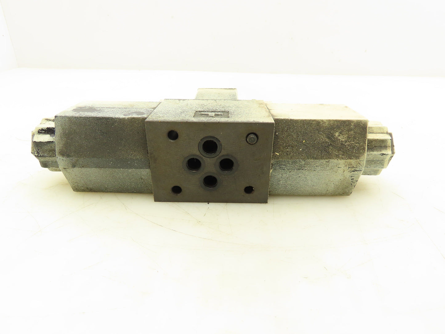 Yuken DSG-01-3C9-D24-50 Directional Control Solenoid Valve 24VDC