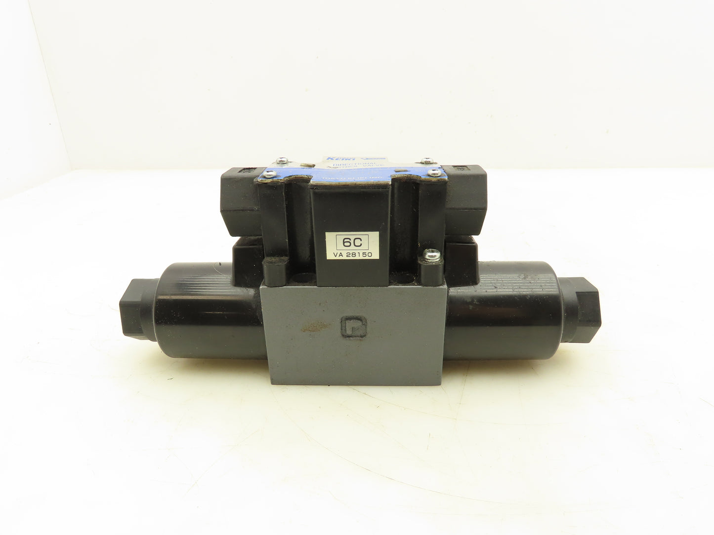 Yuken DG4V-3-6C-M-P7-H-7-56 Directional Control Solenoid Valve 24VDC