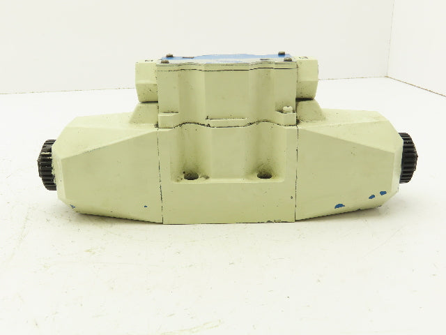 Tokimec Vickers DG4V-5-33C-M-P7L-H-6-30 Directional Control Solenoid Valve 24VDC