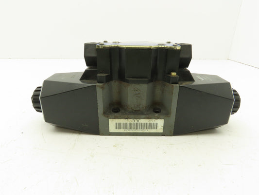Tokimec Vickers DG4V-5-33C-M-P7L-H-7-40 Directional Control Solenoid Valve 24VDC