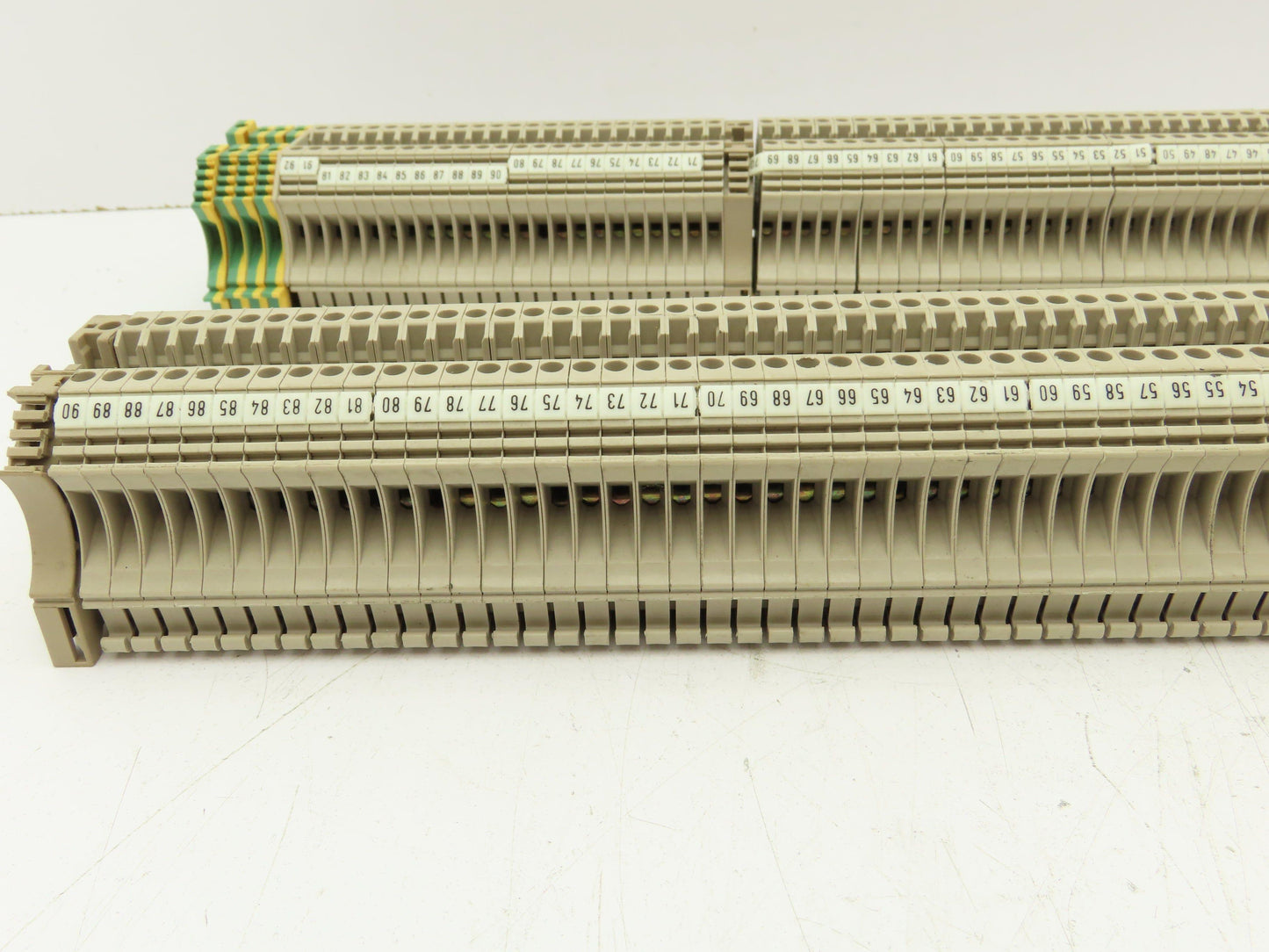 Allen Bradley WDU 2.5 Terminal Block DIN Rail 660V 2.5mm Lot of 274