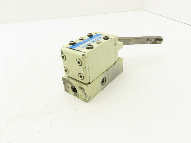 Vickers DG20S-3-0A-L-11-S4 Directional Control Lever Valve 2-Pos Spring Return