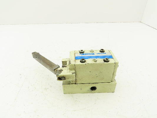 Vickers DG20S-3-0A-L-11-S4 Directional Control Lever Valve 2-Pos Spring Return