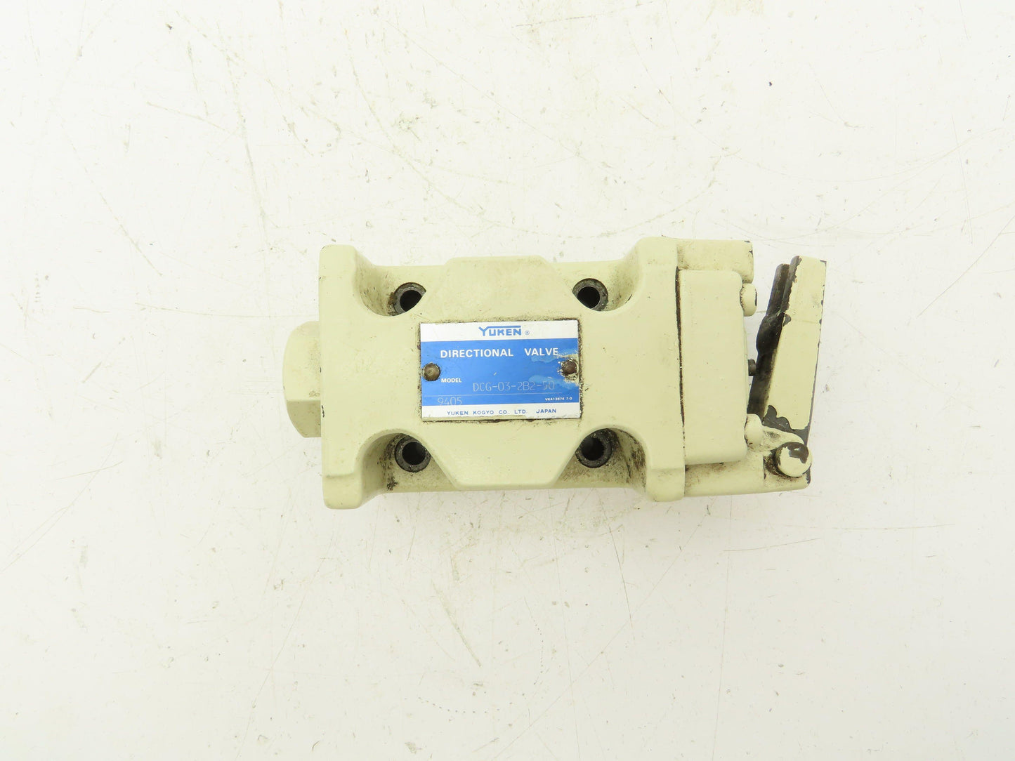 Yuken DCG-03-2B2-50 Directional Control Cam Lever Valve 2-Pos Spring Return