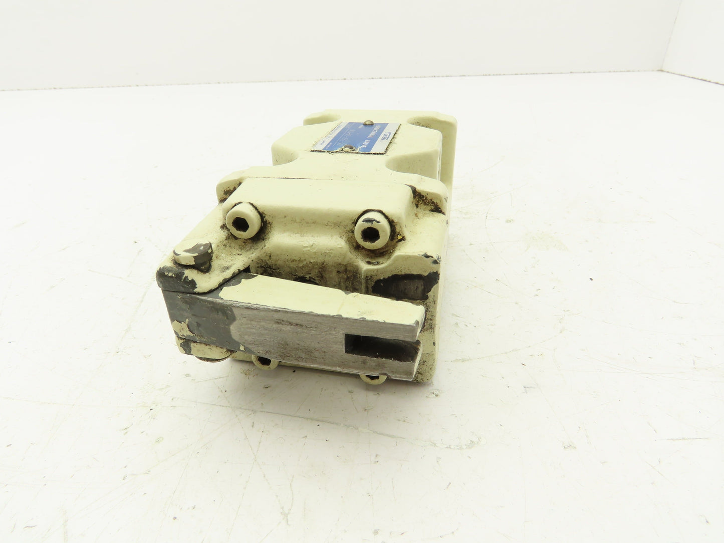 Yuken DCG-03-2B2-50 Directional Control Cam Lever Valve 2-Pos Spring Return