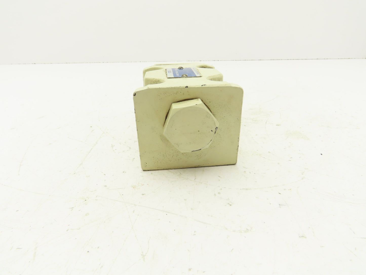 Yuken DCG-03-2B2-50 Directional Control Cam Lever Valve 2-Pos Spring Return