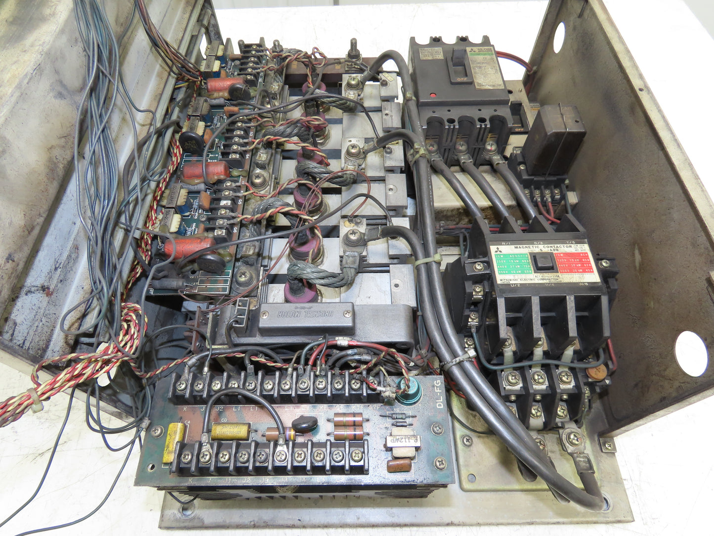 Mitsubishi DL-SCZ Spindle Controller 200V 75A No Fuse Breaker For CNC 3PH