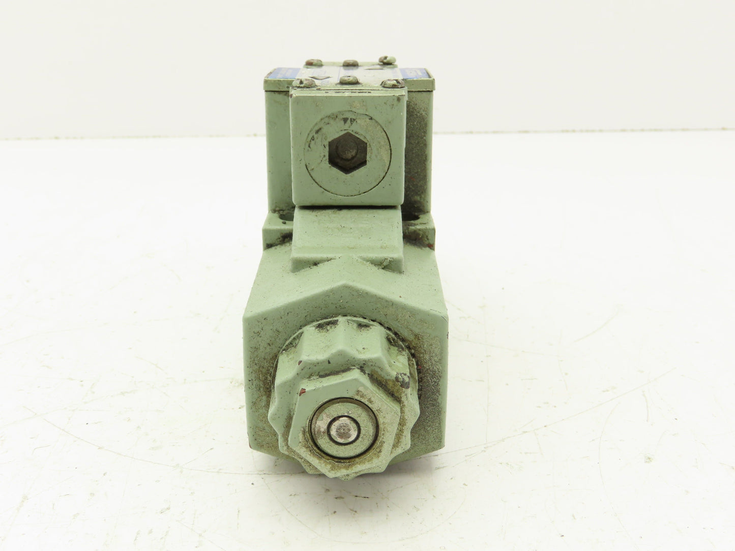 Yuken DSHG-04-3C4-D24-50 Directional Control Solenoid Valve 24VDC