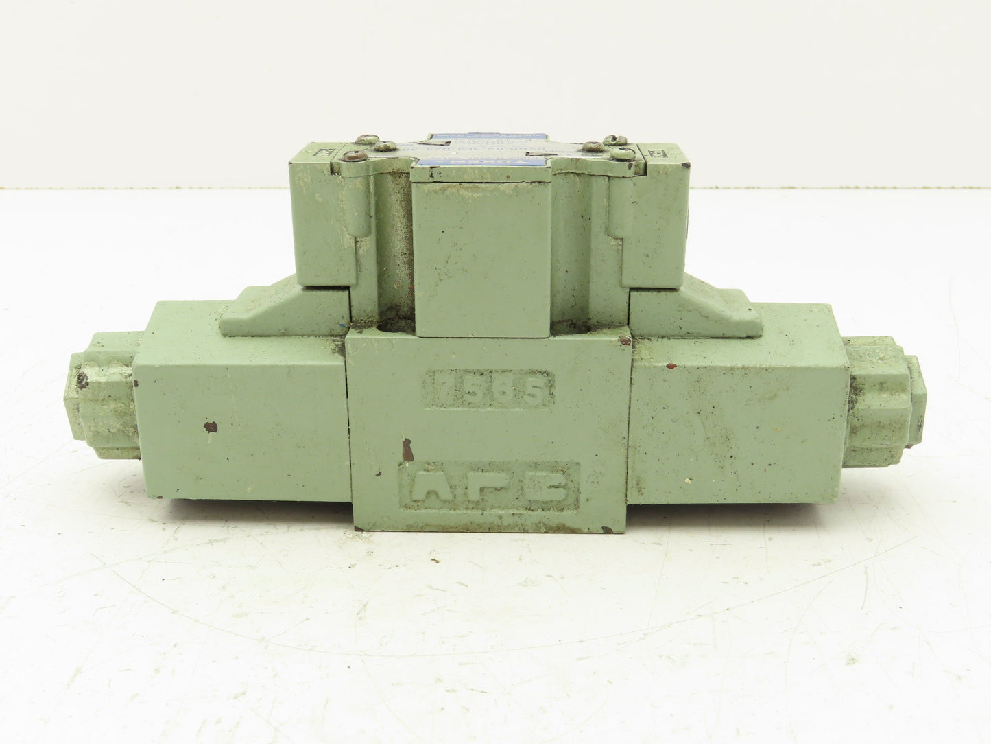 Yuken DSHG-04-3C4-D24-50 Directional Control Solenoid Valve 24VDC