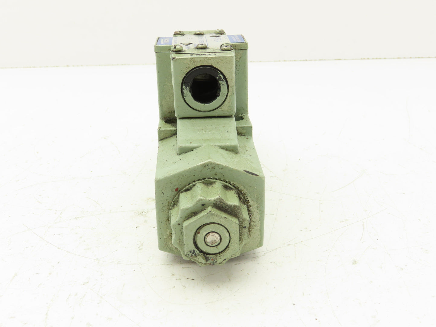 Yuken DSHG-04-3C4-D24-50 Directional Control Solenoid Valve 24VDC
