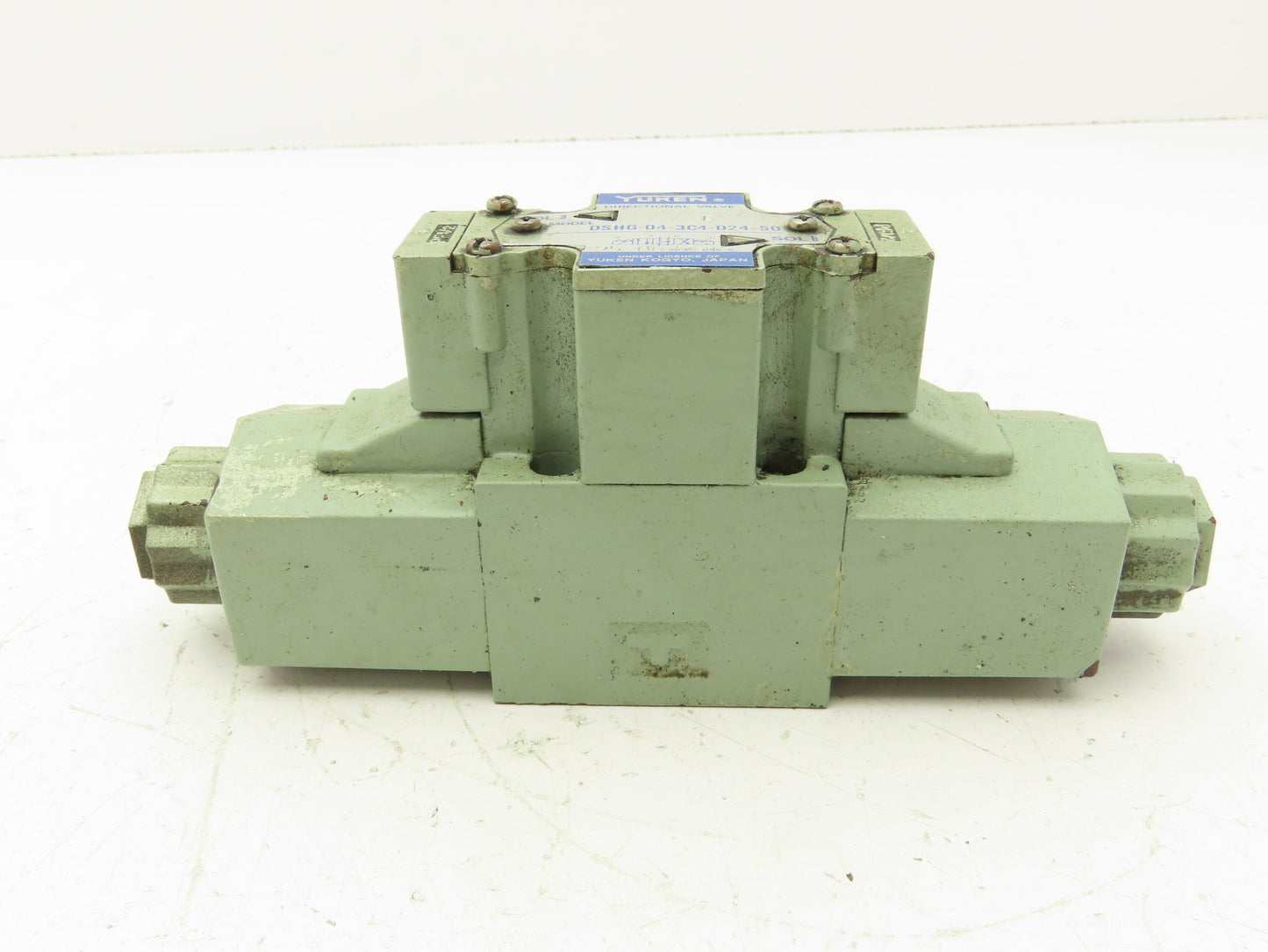 Yuken DSHG-04-3C4-D24-50 Directional Control Solenoid Valve 24VDC