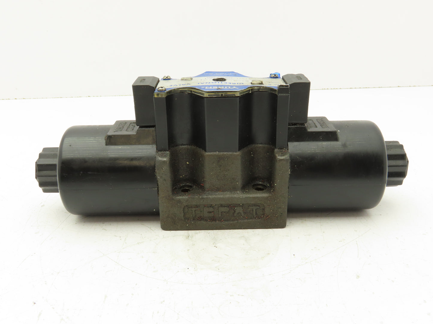 Yuken DSG-03-3C12-D24-50 Directional Control Solenoid Valve 24VDC