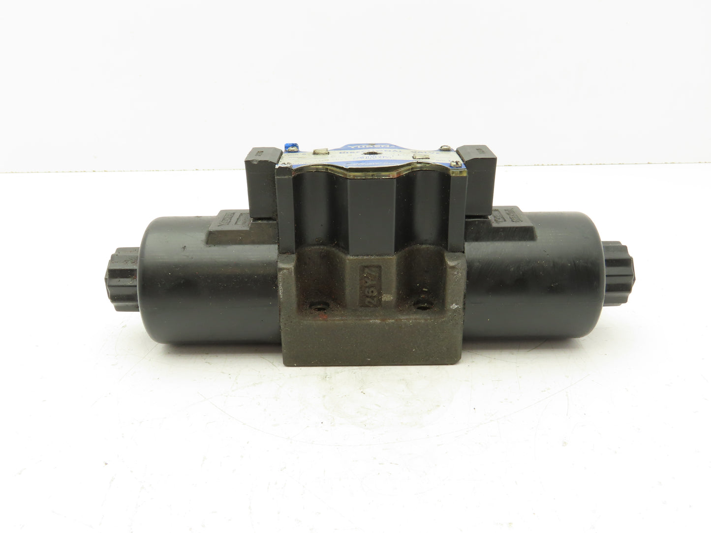 Yuken DSG-03-3C12-D24-50 Directional Control Solenoid Valve 24VDC