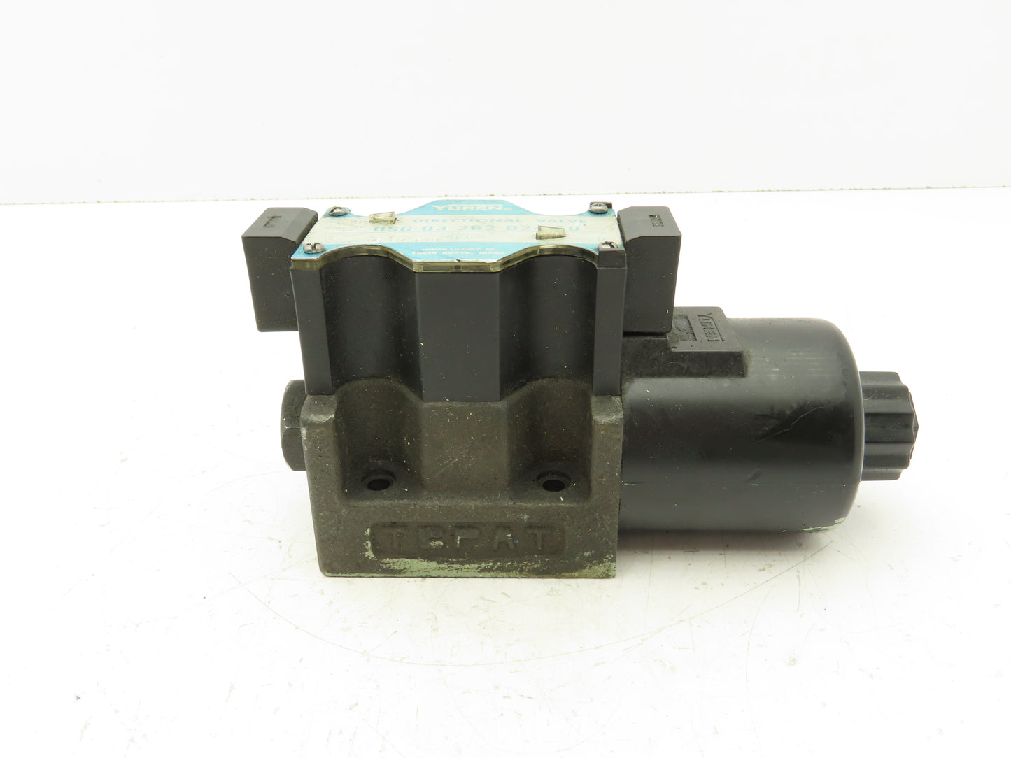 Yuken DSG-03-2B2-D24-50 Directional Control Solenoid Valve 24VDC