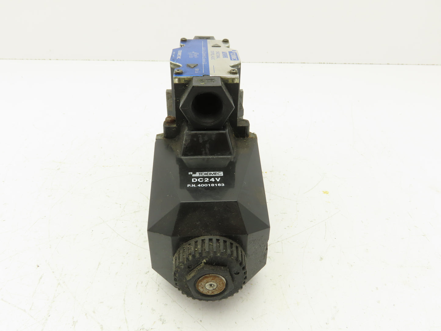 Tokimec Vickers DG4V-5-22A-M-P7L-H-6-30 Directional Control Solenoid Valve 24VDC
