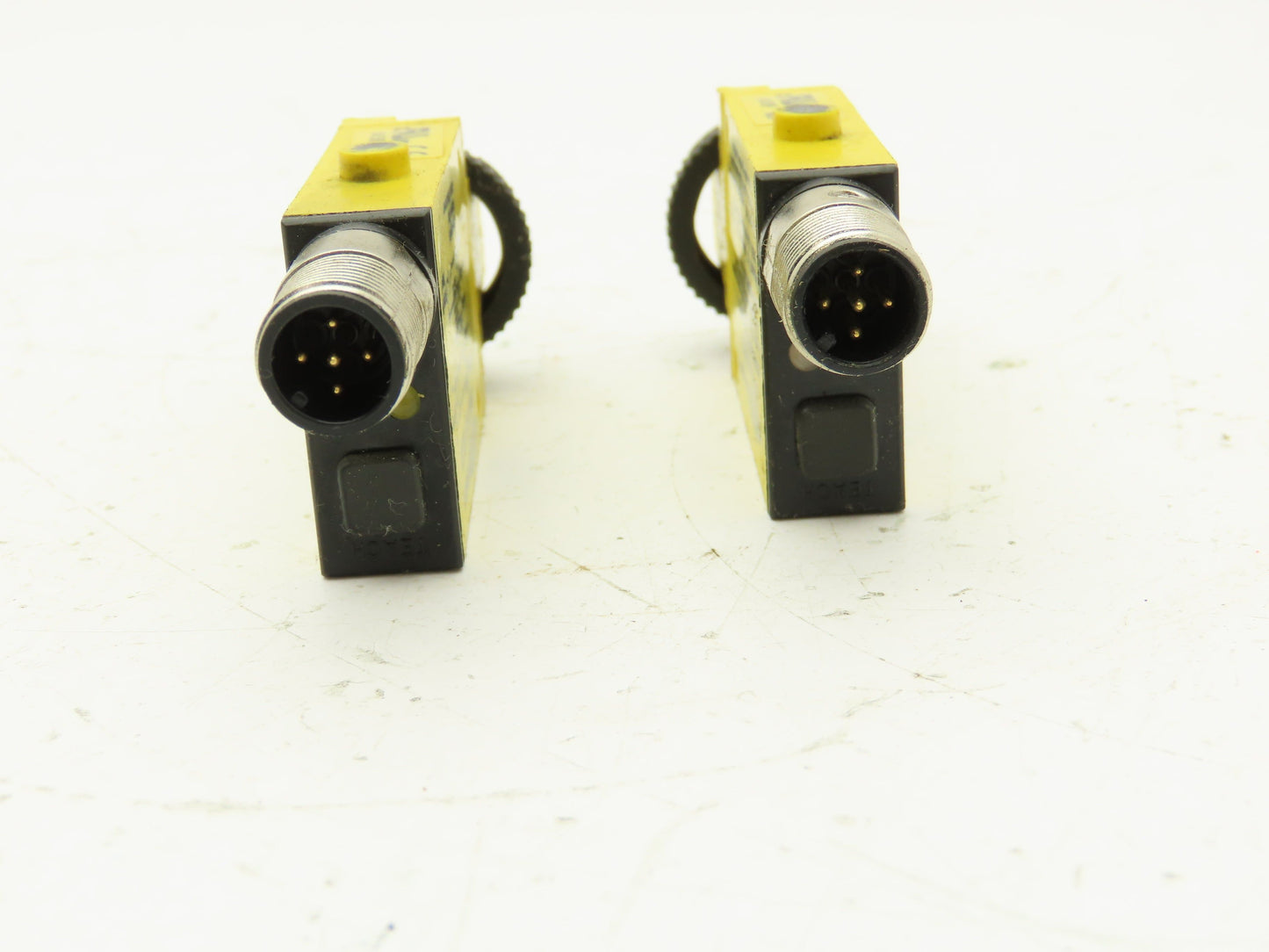 Banner SME312CV2QD Mini-Beam Photoelectric Sensor Convergent 43mm M18  Lot of 2