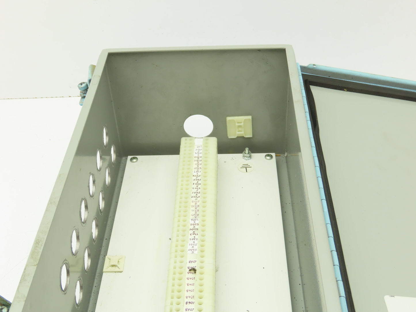 Wiegmann B140806CH Electrical Enclosure Box with 1492-H Terminal Blocks 14x8x6"