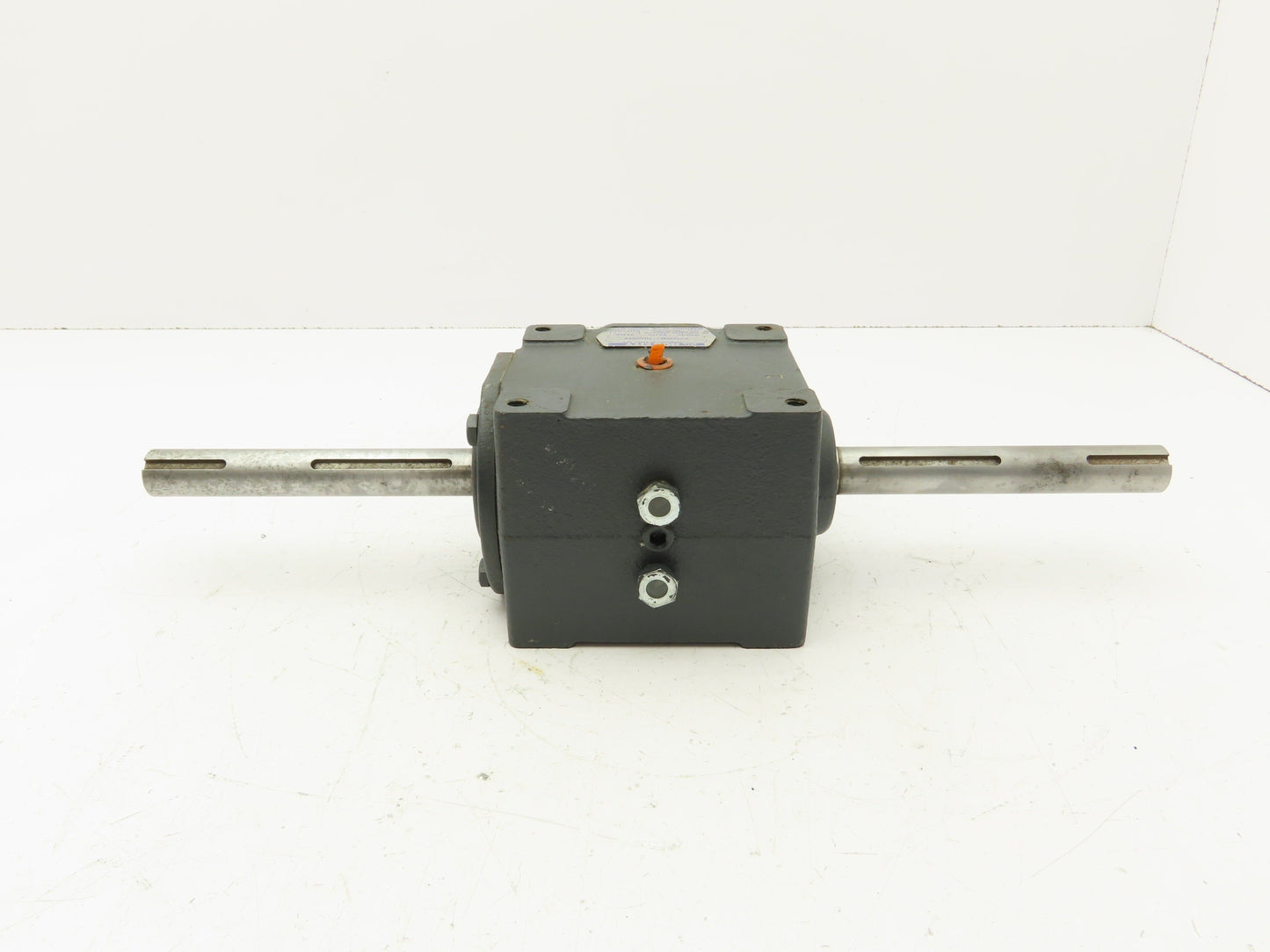 Hub City 0221-04417-1086 Bevel Gear Drive 1:1 Gearbox Dual Shaft Style A 165