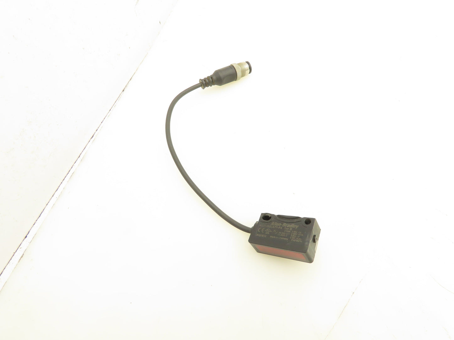 Allen Bradley 42JT-D2LAT1-F4 Photoelectric Diffuse Sensor 800mm Range