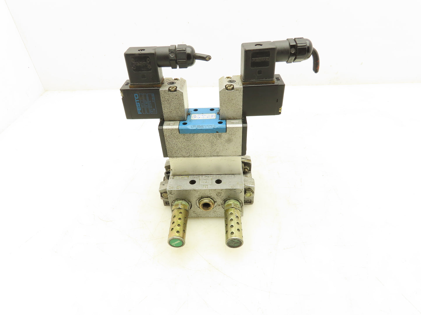 Festo JMVH-5/2-D-1-C Pneumatic Solenoid Valve Manifold Assembly 24VDC 3/8" NPT