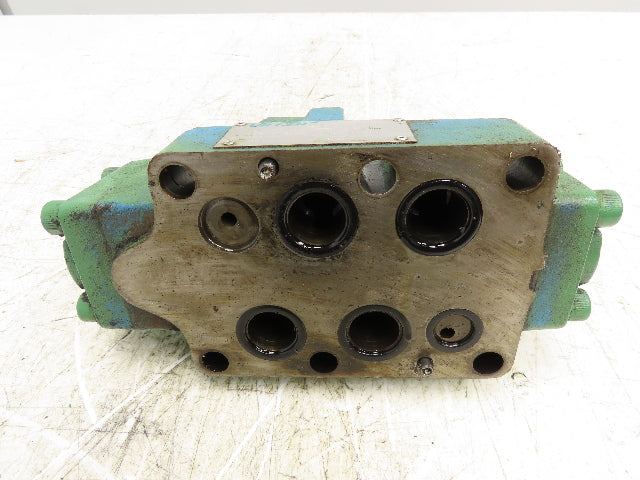 Vickers DG5S-8-2C-T-M-U-HL7-40 Directional Control Solenoid Valve 24VDC