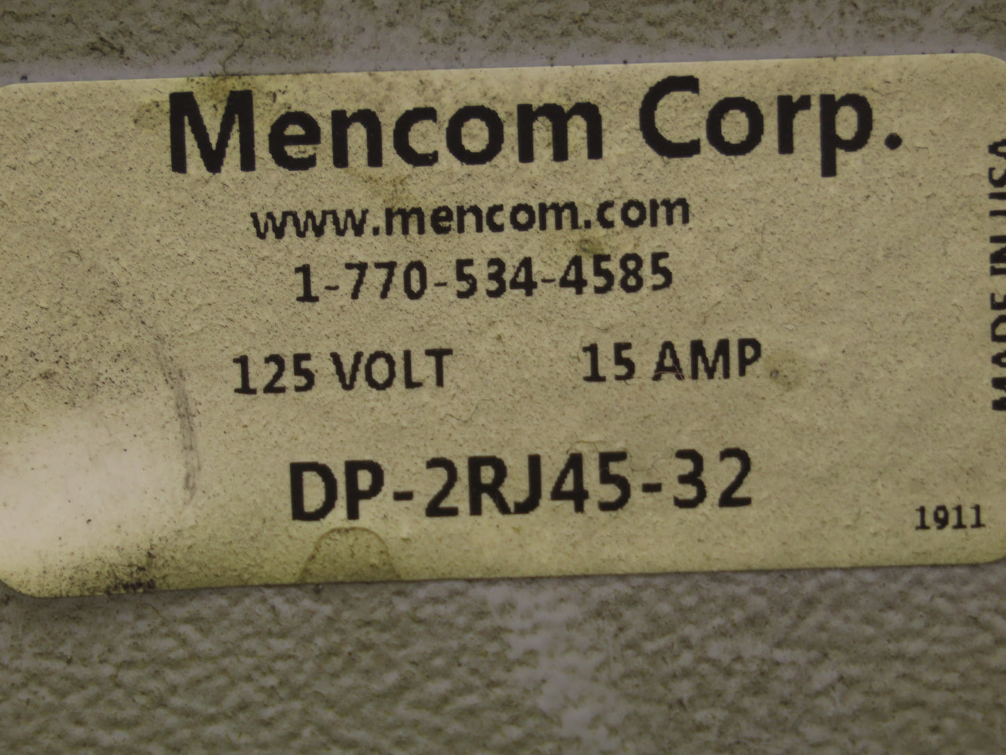 Mencom DP-2RJ45-32 Panel Interface Connector Duplex Outlet 15A 125V