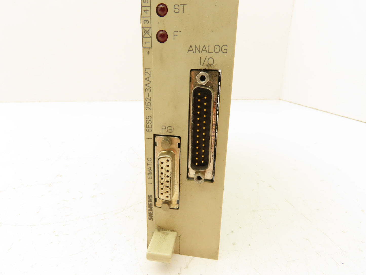 Siemens 6ES5 252-3AA21 Simatic Analog I/O Closed Loop Control Module