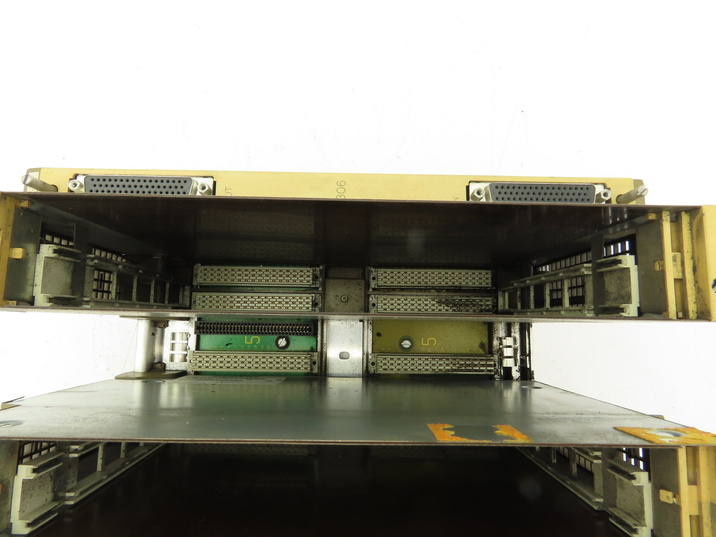 Siemens 6ES5 700-3LA12 Simatic PLC Slot Rack Chassis w/Adaptor Casing