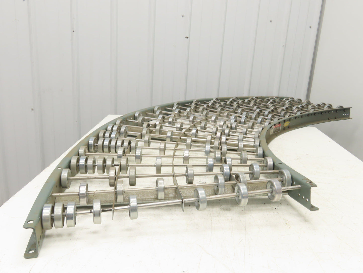 Hytrol 24"x 90 Deg Skatewheel Conveyor Section 22"BF Steel Gravity Roller