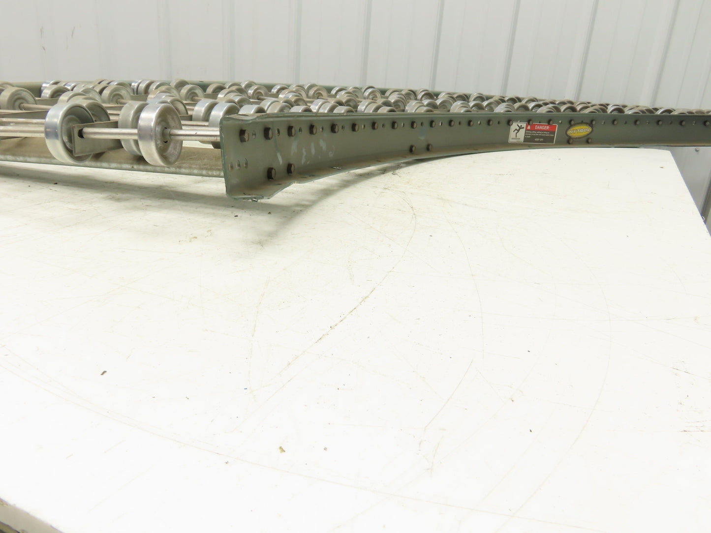 Hytrol 24"x 90 Deg Skatewheel Conveyor Section 22"BF Steel Gravity Roller