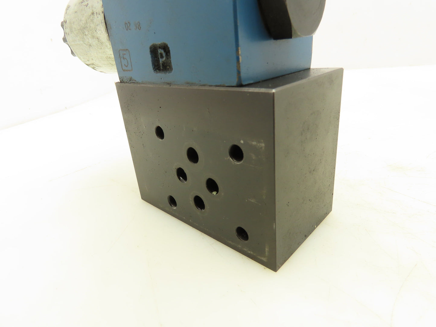 Rexroth 4WE6D61/EG24N9DAL Directional Control Solenoid Valve 24VDC