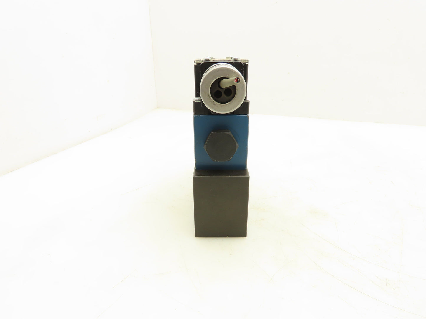 Rexroth 4WE6D61/EG24N9DAL Directional Control Solenoid Valve 24VDC