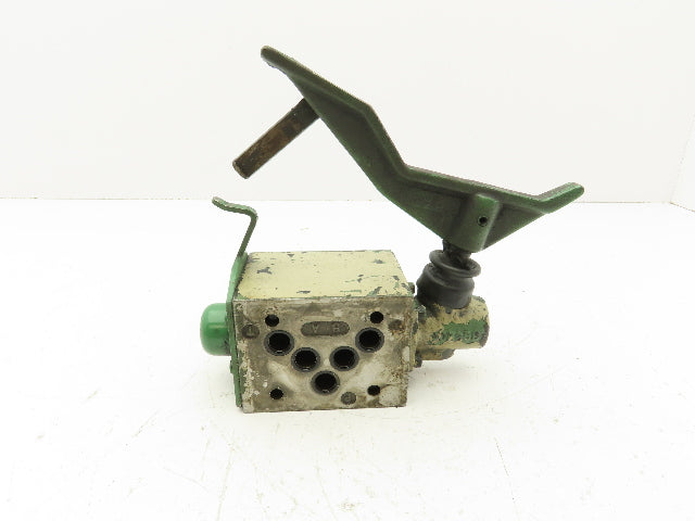 Parker D3ML4B10X4384 Hydraulic Directional Control Valve 2-Position 3000 PSI