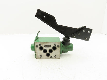 Parker D3ML4B10X4384 Manual Lever Directional Spool Valve 2-Position 3000 PSI