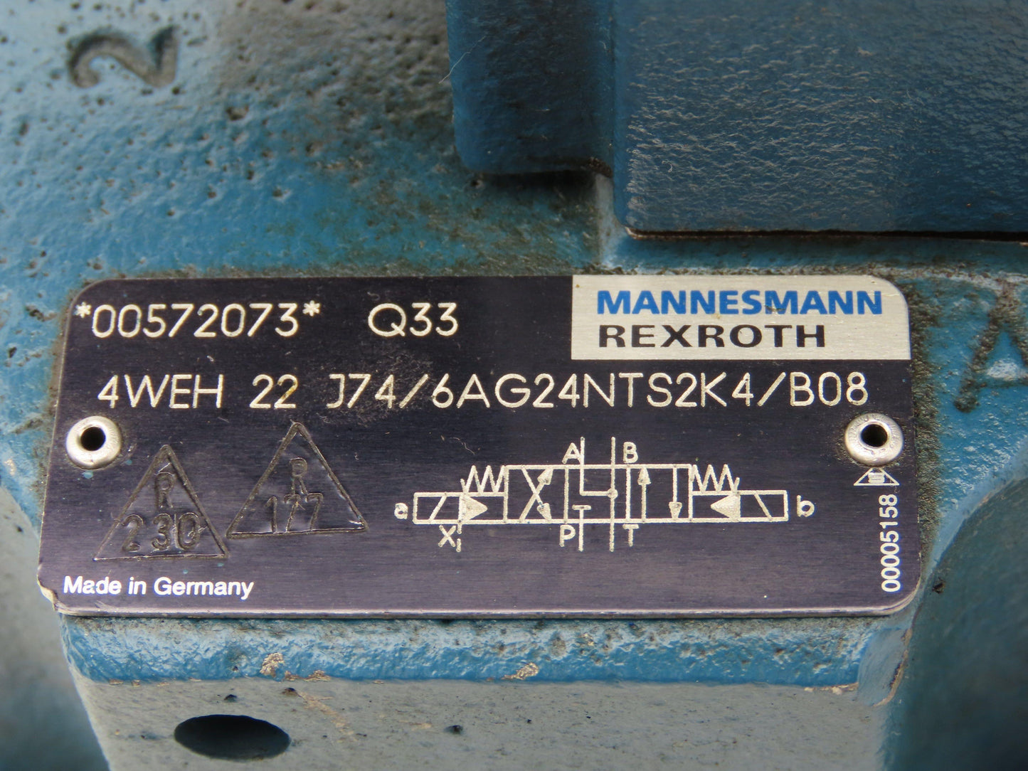 Rexroth 4WEH22 J74/ 4WE6 J53/AG24NK4/B08 Directional Control Solenoid Valve 24V